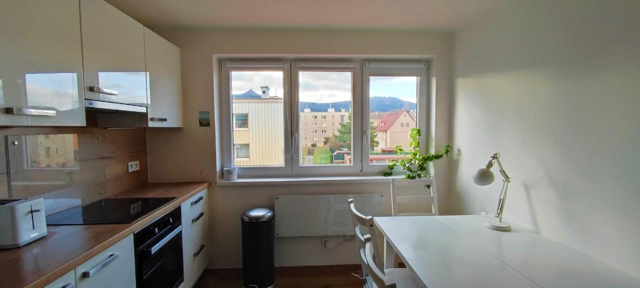 Апартаменты Apartman Pod Jestedem Либерц Экстерьер фото
